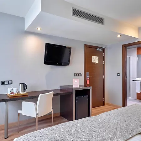 Turia 4*